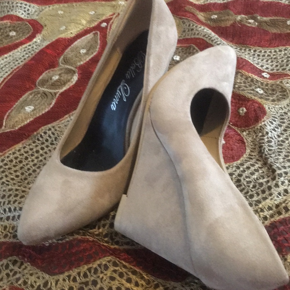 Shoes ✨ - Picture 2 of 3